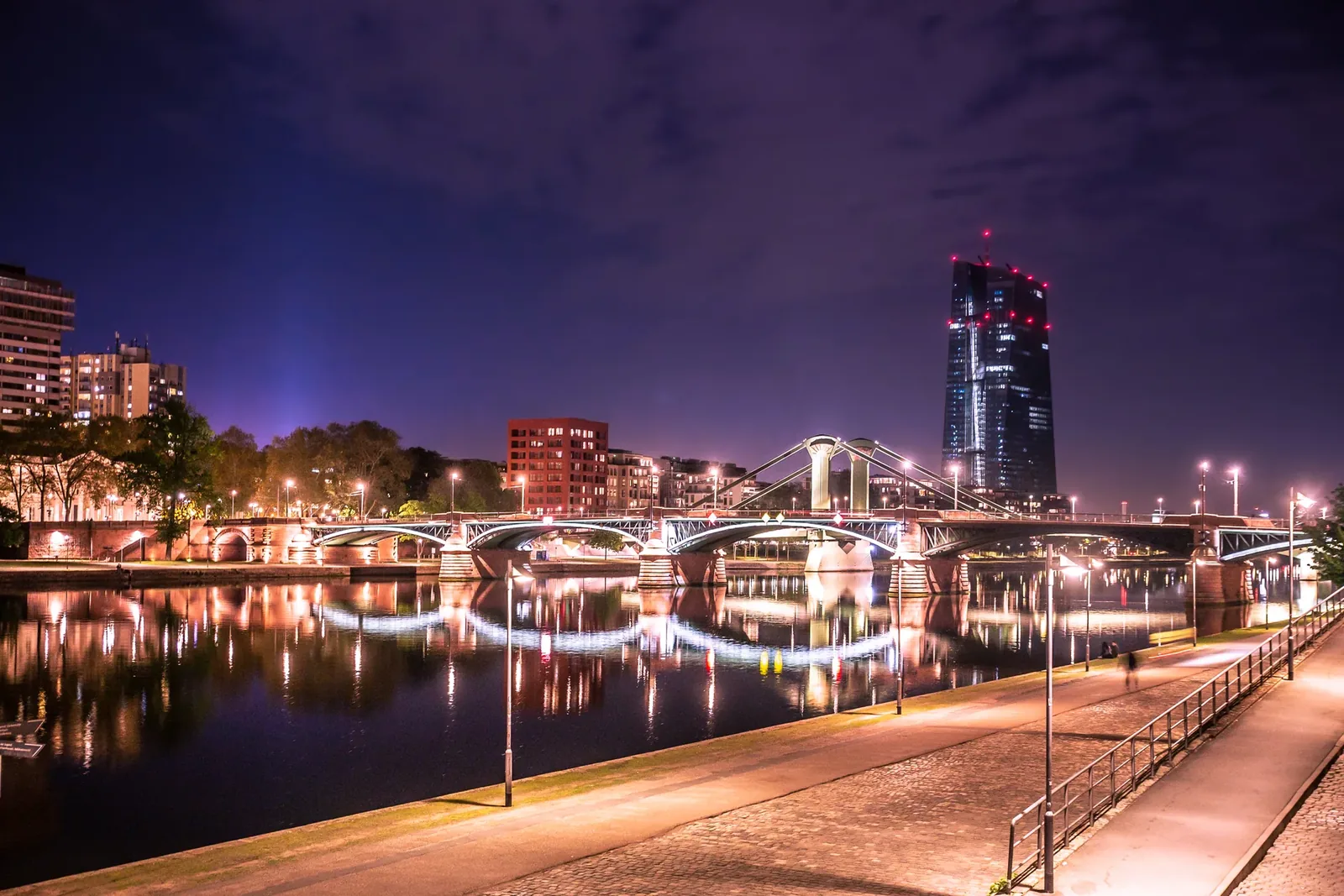 Frankfurt am Main am Abend