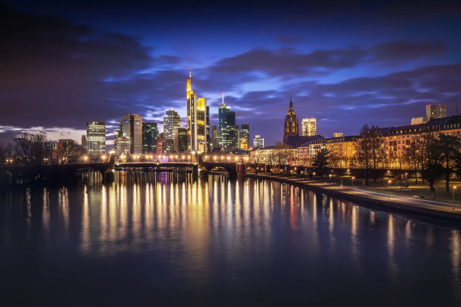 Frankfurt am Main am Abend